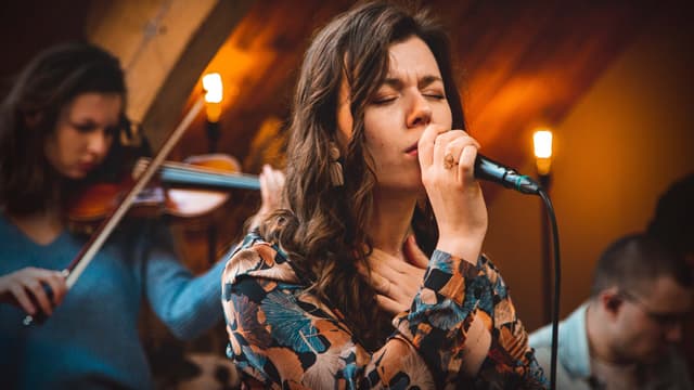 Charlotte Jordaan - Dichterbij